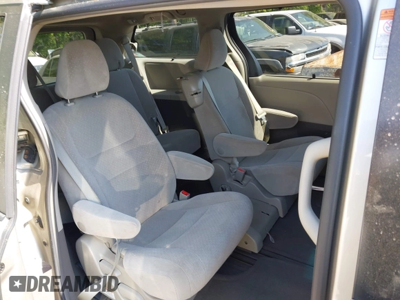 2015 Toyota Sienna LE AAS with VIN 5TDKK3DCXFS552524, listed as a IAAI auction lot 42060065 with 249,332 mi miles and . Bid and sale history available at DreamBid. Image 7.
