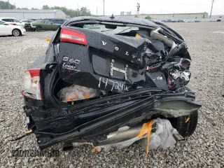 2017 Volvo S60 Inscription z VIN LYV402HK2HB147244, wystawiony jako Copart lot #59222355 z przebiegiem Nie podano mil oraz Szkoda całkowita • Salvage title. Historia ofert i sprzedaży dostępna na DreamBid. Obrazek 6.