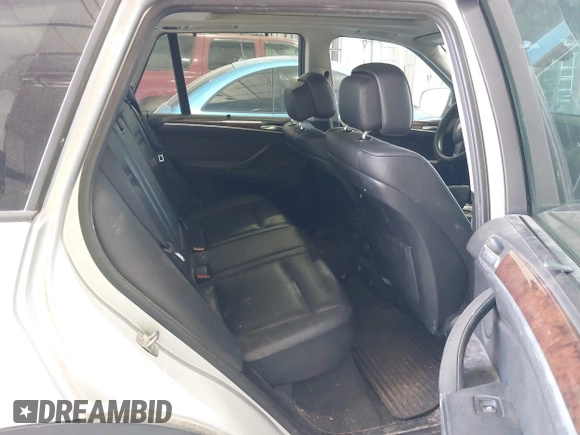 2012 BMW X5 35d z VIN 5UXZW0C53CL674187, wystawiony jako IAAI lot #42274931 z przebiegiem 272 642 mil mil oraz . Historia ofert i sprzedaży dostępna na DreamBid. Obrazek 8.