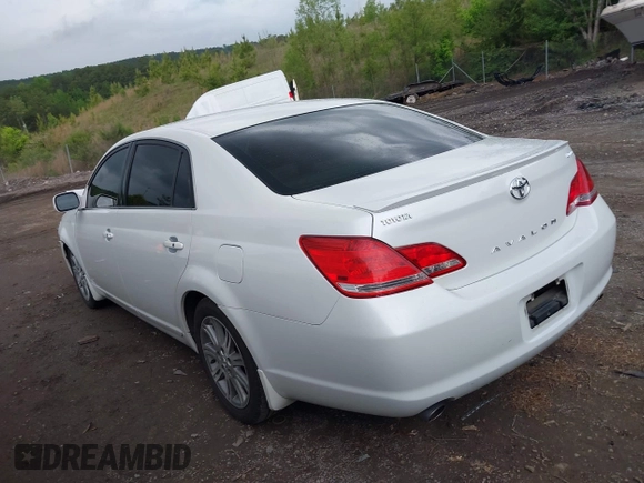 2005 Toyota Avalon XL z VIN 4T1BK36B65U032377, wystawiony jako IAAI lot #42100475 z przebiegiem Nie podano mil oraz . Historia ofert i sprzedaży dostępna na DreamBid. Obrazek 3.