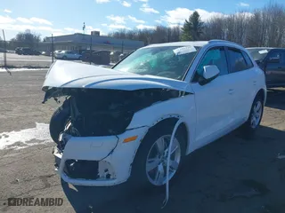 2019 Audi Q5 Premium Plus with VIN WA1BNAFY4K2116140, listed as a IAAI auction lot 41385396 with 1 mi miles. Bid and sale history available at carsss.com. Image 17.