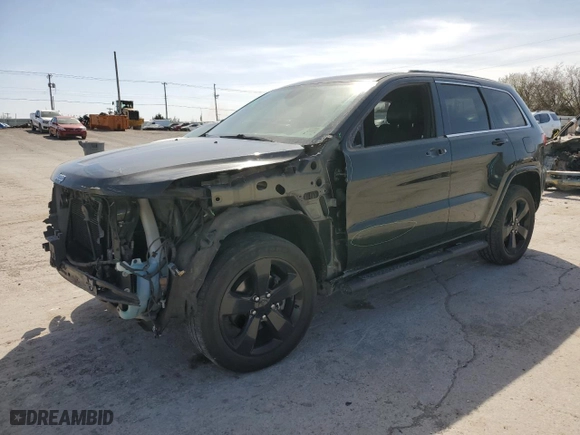 2015 Jeep Grand Cherokee Laredo with VIN 1C4RJFAG0FC720473, listed as a Copart auction lot 50018345 with 104,161 mi miles and Salvage Title. Bid and sale history available at carsss.com. Image 1.