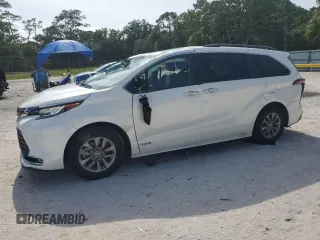 2021 Toyota Sienna XLE with VIN 5TDYRKEC8MS053264, listed as a Copart auction lot 58954785 with 89,803 mi miles and Non repairable. Bid and sale history available at DreamBid. Image 1.