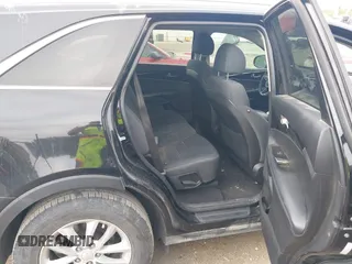 2018 Kia Sorento LX with VIN 5XYPG4A51JG352947, listed as a IAAI auction lot 42201063 with 111,431 mi miles and . Bid and sale history available at DreamBid. Image 8.