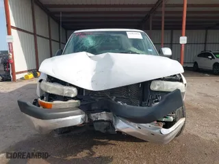 2001 Chevrolet Silverado 1500 LS with VIN 2GCEC19T111123764, listed as a IAAI auction lot 41902984 with 198,541 mi miles. Bid and sale history available at carsss.com. Image 12.