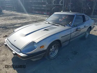 1983 Datsun 280ZX z VIN JN1HZ04S3DX562060, wystawiony jako IAAI lot #42063701 z przebiegiem 35 754 mil mil oraz . Historia ofert i sprzedaży dostępna na DreamBid. Obrazek 17.