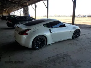 2020 Nissan 370Z Sport с VIN JN1AZ4EH9LM820190, выставлен на аукционе Copart как лот 56492055 с пробегом 55 241 миль миль и Списание • Salvage title. История ставок и продаж доступна на DreamBid. Изображение 3.