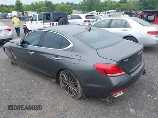 2019 Genesis G70 Advanced z VIN KMTG34LE8KU035029, wystawiony jako IAAI lot #42361301 z przebiegiem 63 139 mil mil oraz . Historia ofert i sprzedaży dostępna na DreamBid. Obrazek 3.