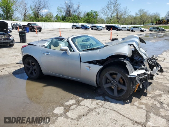 2007 Pontiac Solstice z VIN 1G2MB35B87Y131331, wystawiony jako Copart lot #53976805 z przebiegiem 183 659 mil mil oraz Szkoda całkowita • Salvage title. Historia ofert i sprzedaży dostępna na DreamBid. Obrazek 4.