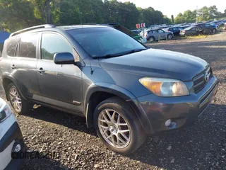 2007 Toyota RAV4 Sport z VIN JTMBD32V275077246, wystawiony jako IAAI lot #42781419 z przebiegiem 145 010 mil mil oraz . Historia ofert i sprzedaży dostępna na DreamBid. Obrazek 1.