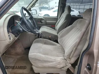 2000 GMC Safari with VIN 1GKDM19W9YB537215, listed as a Copart auction lot 44083255 with 230,032 mi miles and Salvage Title. Bid and sale history available at carsss.com. Image 7.