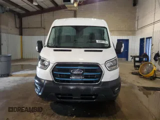 2022 Ford E-Transit Cargo with VIN 1FTBW9CK2NKA33103, listed as a Copart auction lot 62696104 with 27,706 mi miles and Salvage Title. Bid and sale history available at carsss.com. Image 5.