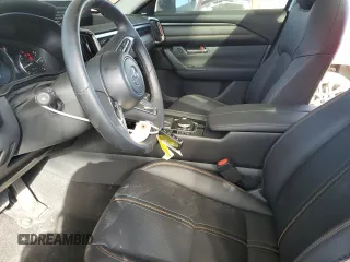 2023 Mazda CX-50 Premium Plus z VIN 7MMVABEY7PN111204, wystawiony jako Copart lot #44096543 z przebiegiem 6 476 mil mil oraz . Historia ofert i sprzedaży dostępna na DreamBid. Obrazek 7.