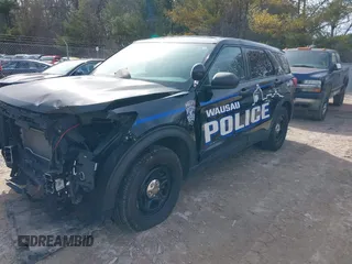 2020 Ford Police Interceptor Utility z VIN 1FM5K8AB2LGC51317, wystawiony jako IAAI lot #41755681 z przebiegiem 102 945 mil mil oraz . Historia ofert i sprzedaży dostępna na DreamBid. Obrazek 19.