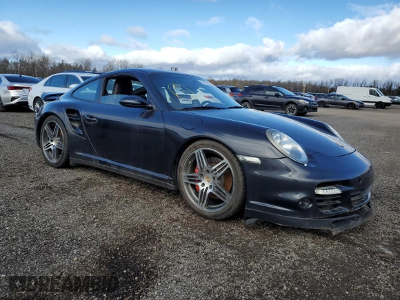 2007 Porsche 911 Turbo z VIN WP0AD29977S785458, wystawiony jako Copart lot #78957064 z przebiegiem 108 780 mil mil oraz Czysty tytuł • Clean title. Historia ofert i sprzedaży dostępna na DreamBid. Obrazek 4.