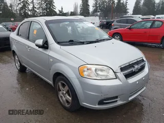 2007 Chevrolet Aveo LS z VIN KL1TD56607B120204, wystawiony jako IAAI lot #41637262 z przebiegiem 232 572 mil mil oraz . Historia ofert i sprzedaży dostępna na DreamBid. Obrazek 1.