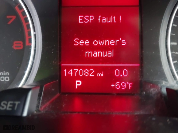 2010 Audi A4 2.0T Premium with VIN WAUAFAFL4AN033787, listed as a IAAI auction lot 41521166 with 147,082 mi miles. Bid and sale history available at carsss.com. Image 7.