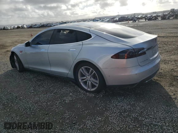 2015 Tesla Model S 85D with VIN 5YJSA1H25FF080956, listed as a Copart auction lot 45336675 with 118,377 mi miles and Salvage Title. Bid and sale history available at carsss.com. Image 2.