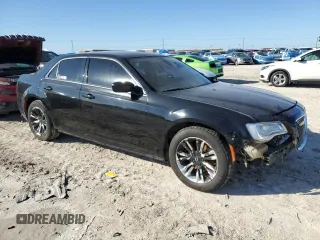 2017 Chrysler 300 Limited with VIN 2C3CCAAG8HH593852, listed as a Copart auction lot 43559225 with 90,538 mi miles and Salvage Title. Bid and sale history available at carsss.com. Image 4.