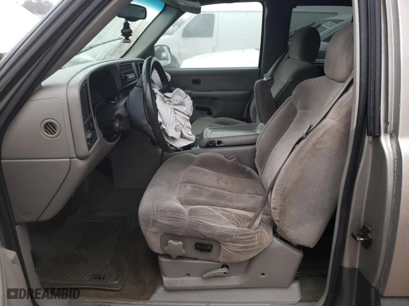 2000 Chevrolet Silverado 1500 LS with VIN 2GCEC19T1Y1204483, listed as a Copart auction lot 43361205 with 188,360 mi miles and Salvage Title. Bid and sale history available at carsss.com. Image 7.