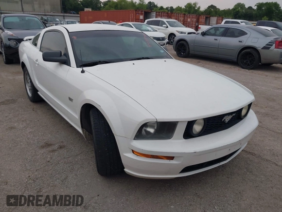2005 Ford Mustang GT Deluxe with VIN 1ZVFT82H155215011, listed as a IAAI auction lot 42387443 with 131,895 mi miles and . Bid and sale history available at DreamBid. Image 1.