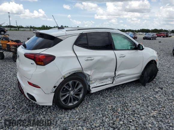 2021 Buick Encore GX Essence z VIN KL4MMFSL3MB145909, wystawiony jako Copart lot #59030565 z przebiegiem 9 279 mil mil oraz Nie do naprawy • Non repairable. Historia ofert i sprzedaży dostępna na DreamBid. Obrazek 3.