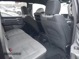 2021 Ram 1500 Big Horn z VIN 1C6RREFG1MN532758, wystawiony jako IAAI lot #41395774 z przebiegiem 66 750 mil mil oraz . Historia ofert i sprzedaży dostępna na DreamBid. Obrazek 8.