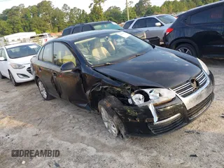 2010 Volkswagen Jetta SEL with VIN 3VWRX7AJ7AM135989, listed as a IAAI auction lot 42436903 with 188,975 mi miles and . Bid and sale history available at DreamBid. Image 1.