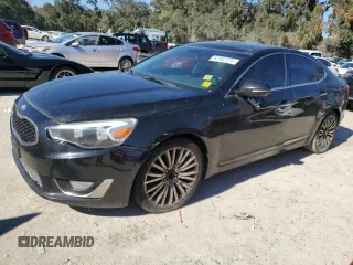 2014 Kia Cadenza Premium with VIN KNALN4D71E5121091, listed as a Copart auction lot 82902324 with 205,042 mi miles and Clean Title. Bid and sale history available at carsss.com. Image 1.