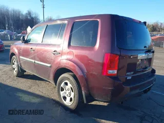 2015 Honda Pilot LX with VIN 5FNYF4H29FB052414, listed as a IAAI auction lot 41087393 with Not Provided miles. Bid and sale history available at carsss.com. Image 3.