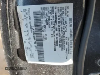 2002 Lincoln Town Car Signature z VIN 1LNHM82W02Y611525, wystawiony jako Copart lot #81514784 z przebiegiem 123 140 mil mil oraz Szkoda całkowita • Salvage title. Historia ofert i sprzedaży dostępna na DreamBid. Obrazek 12.
