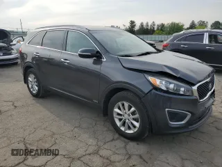 2017 Kia Sorento LX z VIN 5XYPGDA33HG333664, wystawiony jako Copart lot #59619905 z przebiegiem 76 439 mil mil oraz Szkoda całkowita • Salvage title. Historia ofert i sprzedaży dostępna na DreamBid. Obrazek 4.