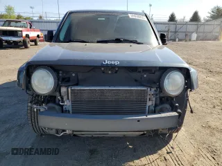 2008 Jeep Patriot Limited z VIN 1J8FT48W38D519042, wystawiony jako Copart lot #55058055 z przebiegiem 140 546 mil mil oraz Szkoda całkowita • Salvage title. Historia ofert i sprzedaży dostępna na DreamBid. Obrazek 5.