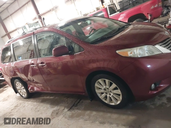 2015 Toyota Sienna Ltd with VIN 5TDDK3DC9FS121889, listed as a IAAI auction lot 41739208 with 194,548 mi miles. Bid and sale history available at carsss.com. Image 13.