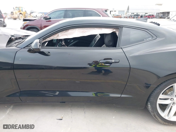 2018 Chevrolet Camaro 2LT with VIN 1G1FD1RS7J0145362, listed as a IAAI auction lot 40999840 with 67,697 mi miles. Bid and sale history available at carsss.com. Image 15.