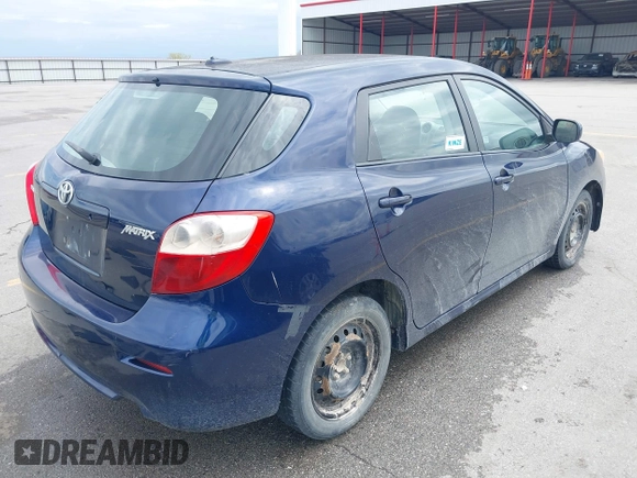 2010 Toyota Matrix z VIN 2T1KU4EE2AC491753, wystawiony jako IAAI lot #42179480 z przebiegiem 282 014 mil mil oraz . Historia ofert i sprzedaży dostępna na DreamBid. Obrazek 4.