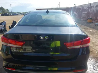 2017 Kia Optima LX with VIN 5XXGT4L33HG141559, listed as a IAAI auction lot 41863912 with 148,250 mi miles. Bid and sale history available at carsss.com. Image 17.