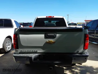 2013 Chevrolet Silverado 1500 LT with VIN 1GCRCSE06DZ138212, listed as a IAAI auction lot 42088561 with 261,922 mi miles. Bid and sale history available at carsss.com. Image 16.