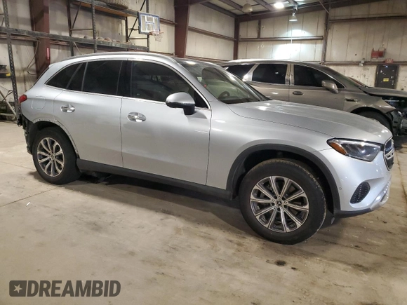 2025 Mercedes-Benz GLC 300 z VIN W1NKM4HB7SF261399, wystawiony jako Copart lot #51929455 z przebiegiem 4 788 mil mil oraz Szkoda całkowita • Salvage title. Historia ofert i sprzedaży dostępna na DreamBid. Obrazek 4.