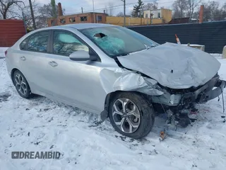 2021 Kia Forte LXS z VIN 3KPF24AD5ME270044, wystawiony jako IAAI lot #41405638 z przebiegiem 82 963 mil mil oraz . Historia ofert i sprzedaży dostępna na DreamBid. Obrazek 1.