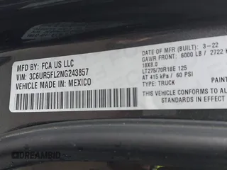 2022 Ram 2500 Laramie z VIN 3C6UR5FL2NG243857, wystawiony jako IAAI lot #41736144 z przebiegiem 58 474 mil mil oraz . Historia ofert i sprzedaży dostępna na DreamBid. Obrazek 9.