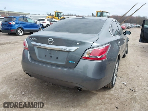 2014 Nissan Altima 2.5 with VIN 1N4AL3AP7EC127025, listed as a IAAI auction lot 41993195 with 110,290 mi miles. Bid and sale history available at carsss.com. Image 4.