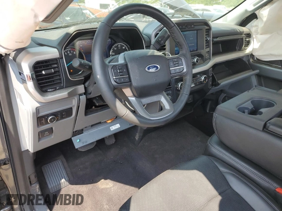 2021 Ford F-150 XL z VIN 1FTMF1E58MKD90530, wystawiony jako Copart lot #61824123 z przebiegiem 5 656 mil mil oraz . Historia ofert i sprzedaży dostępna na DreamBid. Obrazek 8.