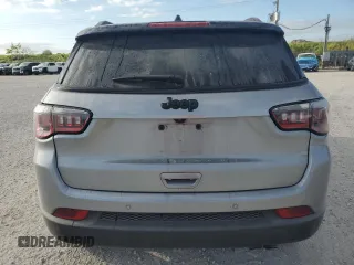 2018 Jeep Compass Altitude z VIN 3C4NJCBB7JT327535, wystawiony jako Copart lot #52670505 z przebiegiem 73 464 mil mil oraz Szkoda całkowita • Salvage title. Historia ofert i sprzedaży dostępna na DreamBid. Obrazek 6.
