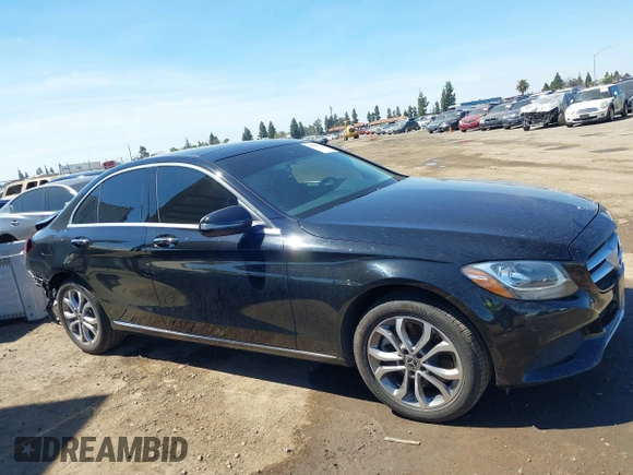 2018 Mercedes-Benz C 300 z VIN 55SWF4KB3JU234505, wystawiony jako IAAI lot #41871944 z przebiegiem 46 454 mil mil oraz . Historia ofert i sprzedaży dostępna na DreamBid. Obrazek 14.