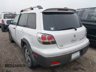 2003 Mitsubishi Outlander XLS with VIN JA4LX41G33U026899, listed as a IAAI auction lot 41380473 with 197,736 mi miles. Bid and sale history available at carsss.com. Image 3.