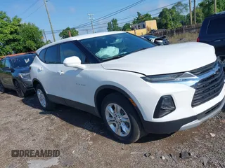 2021 Chevrolet Blazer LT z VIN 3GNKBCR4XMS584620, wystawiony jako IAAI lot #39878731 z przebiegiem 20 731 mil mil oraz . Historia ofert i sprzedaży dostępna na DreamBid. Obrazek 1.