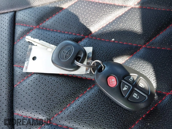 2018 Toyota Sienna LE Auto Access Seat with VIN 5TDKZ3DC6JS937924, listed as a IAAI auction lot 42000189 with 91,188 mi miles. Bid and sale history available at carsss.com. Image 11.