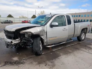 2007 Chevrolet Silverado 1500 LTZ with VIN 1GCEK19077Z643024, listed as a Copart auction lot 52526455 with 122,460 mi miles and Salvage Title. Bid and sale history available at carsss.com. Image 1.