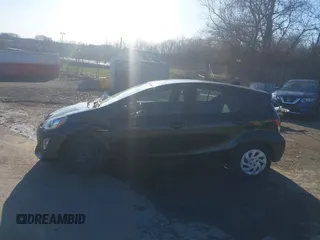 2016 Toyota Prius One z VIN JTDKDTB32G1124779, wystawiony jako IAAI lot #41855014 z przebiegiem 106 750 mil mil oraz . Historia ofert i sprzedaży dostępna na DreamBid. Obrazek 14.